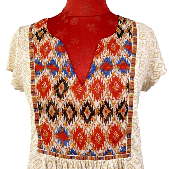 Anthropologie Akemi + Kin Top M Short Sleeve Beige Orange Embroidered Boho Chic - Picture 2 of 11